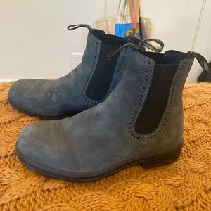 Blundstone High Top Stone Grey boots. Size 9 1/2.